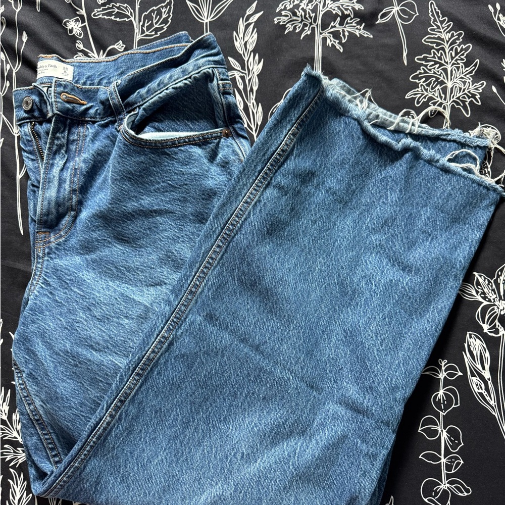 Abercrombie & Fitch Women's Blue Loose Jeans